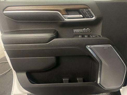 Used 2024 Chevrolet Silverado 1500 High Country image 17
