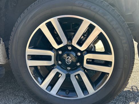 Used 2022 Toyota 4Runner Limited image 10