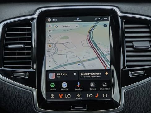 Certified 2023 Volvo XC90 B6 Plus AWD/4WD image 23