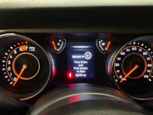 Used 2018 Jeep Wrangler Unlimited Sport image 15