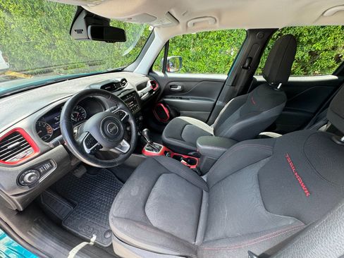 Used 2021 Jeep Renegade Trailhawk image 34