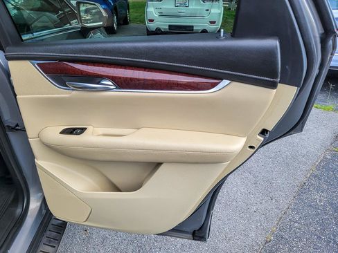 Used 2017 Cadillac XT5 Premium Luxury w/ Driver Assist Package AWD/4WD image 32