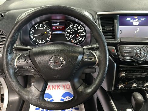 Used 2020 Nissan Pathfinder S AWD/4WD image 23