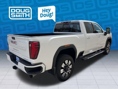 Used 2025 GMC Sierra 3500 Denali w/ Denali Reserve Package AWD/4WD image 6