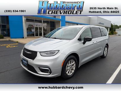 Used 2024 Chrysler Pacifica Touring-L