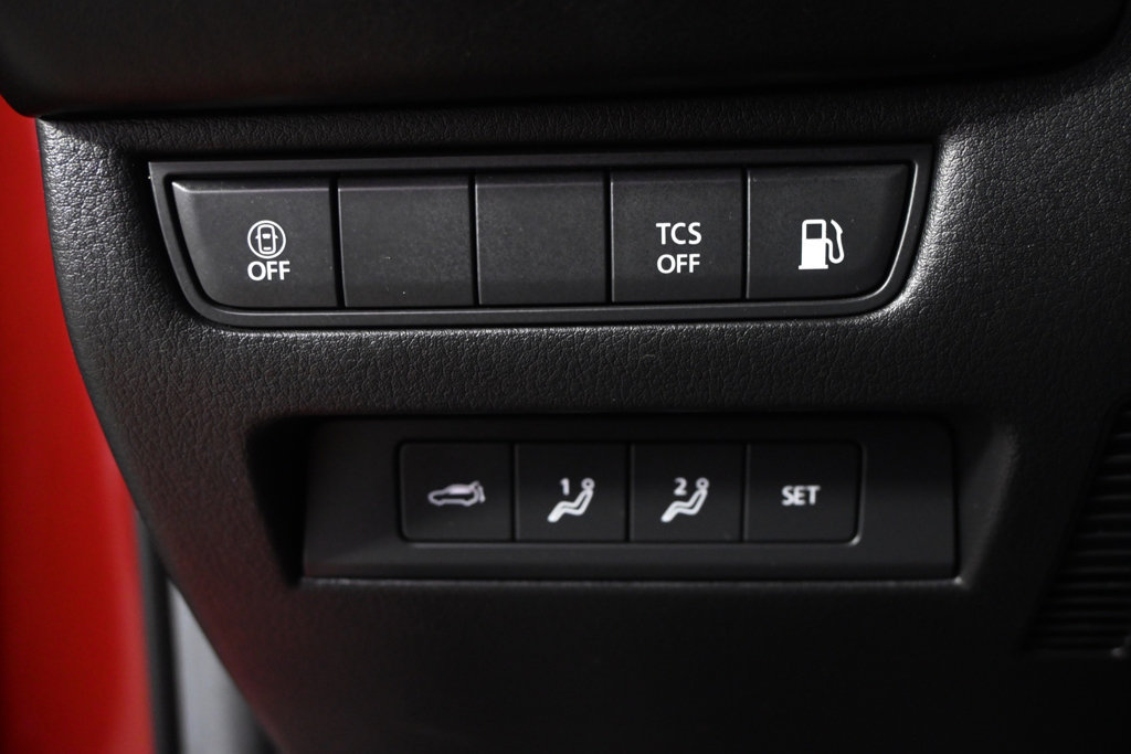 Used 2025 MAZDA CX-50 AWD 2.5 Hybrid w/ Premium Pkg image 24