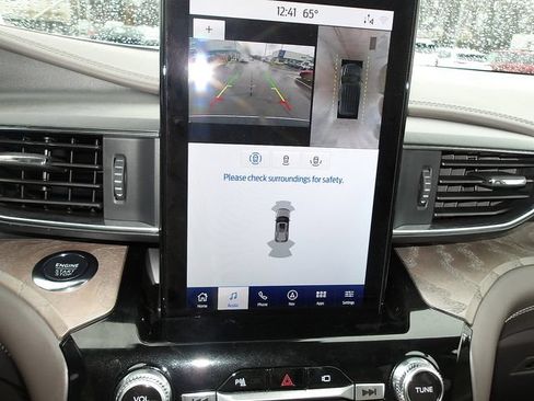 Used 2023 Ford Explorer Platinum w/ Technology Package AWD/4WD image 22