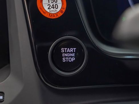 Certified 2025 Porsche Cayenne image 25