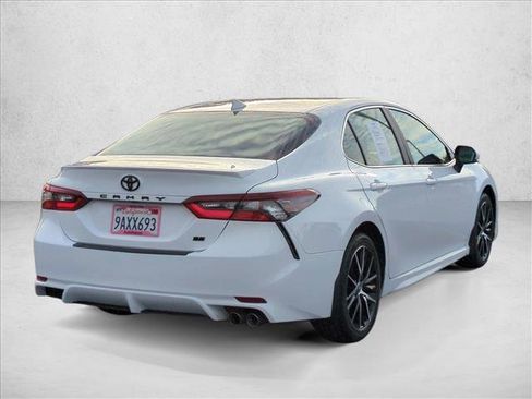 Certified 2022 Toyota Camry SE w/ Convenience Package image 5