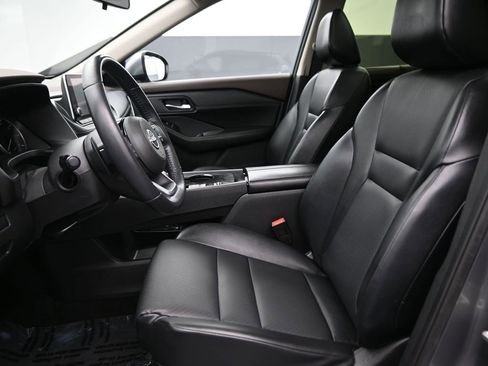 Used 2023 Nissan Rogue SV w/ SV Premium B Package image 12