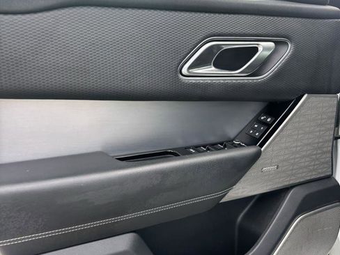 Used 2019 Land Rover Range Rover Velar R-Dynamic SE image 7