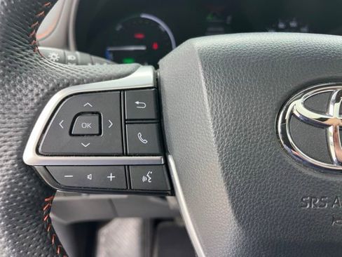 Used 2024 Toyota Sienna XSE FWD image 18