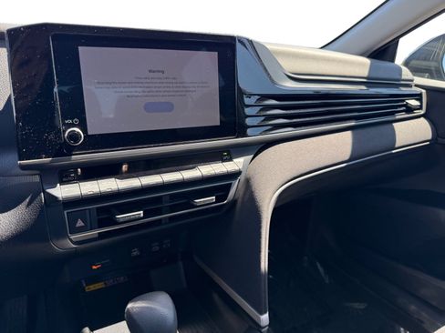Used 2025 Toyota Camry LE FWD image 12