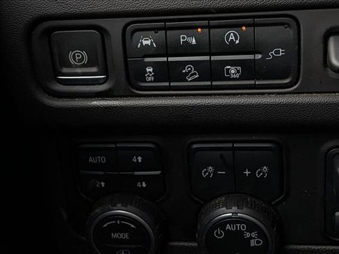 Used 2022 Chevrolet Tahoe High Country image 8