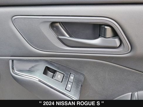 Used 2024 Nissan Rogue S FWD image 29