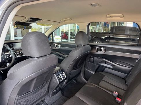 Used 2022 Kia Sorento LX FWD image 19