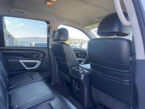 Used 2017 Nissan Titan SL image 33