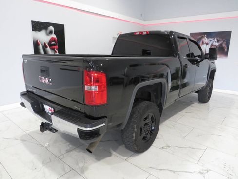 Used 2015 GMC Sierra 2500 SLE w/ SLE Preferred Package AWD/4WD image 4