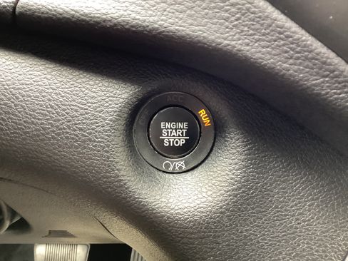 Used 2019 Jeep Cherokee Trailhawk AWD/4WD image 15