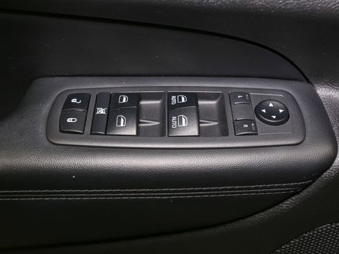 Used 2019 Jeep Grand Cherokee Altitude image 44