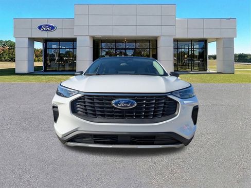 New 2026 Ford Escape Active w/ Active Premium Tech Pack FWD image 9