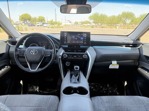 Used 2022 Toyota Venza LE AWD/4WD image 14