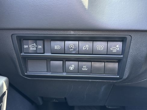 Used 2023 Toyota Tundra Platinum AWD/4WD image 28