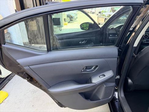 Used 2024 Nissan Sentra SV FWD image 21