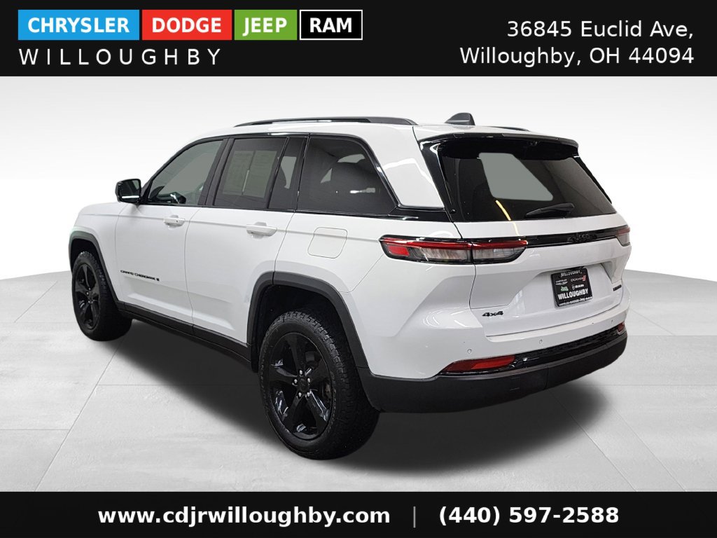 Used 2023 Jeep Grand Cherokee Limited w/ Luxury Tech Group II AWD/4WD image 7