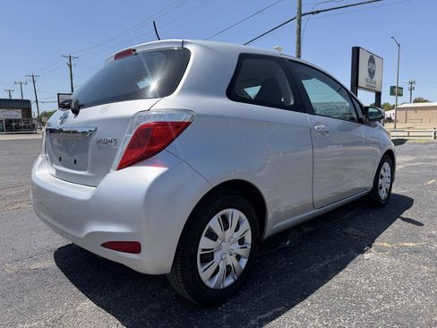 Used 2014 Toyota Yaris L FWD image 5
