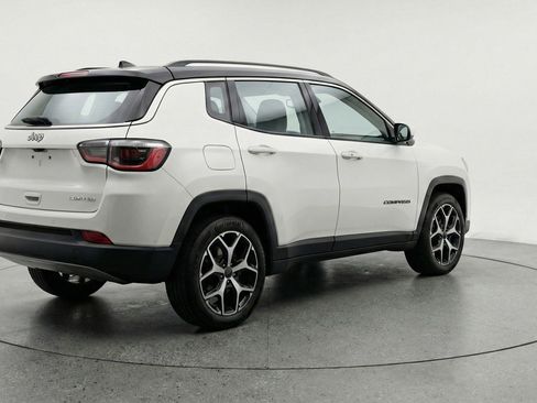 Used 2025 Jeep Compass Limited image 9