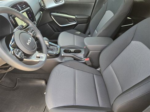 New 2025 Kia Soul S image 9