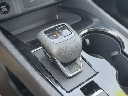 Used 2024 Nissan Rogue S FWD image 27