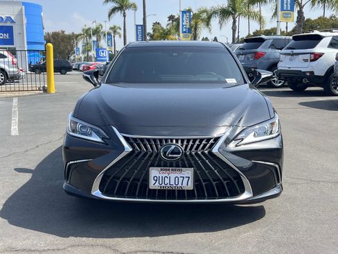 Used 2025 Lexus ES 300h w/ Premium Package FWD image 4