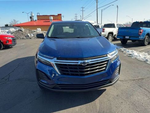 Used 2022 Chevrolet Equinox LS w/ LS Convenience Package FWD image 3