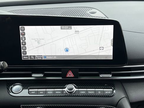 Used 2024 Hyundai Elantra Limited image 26