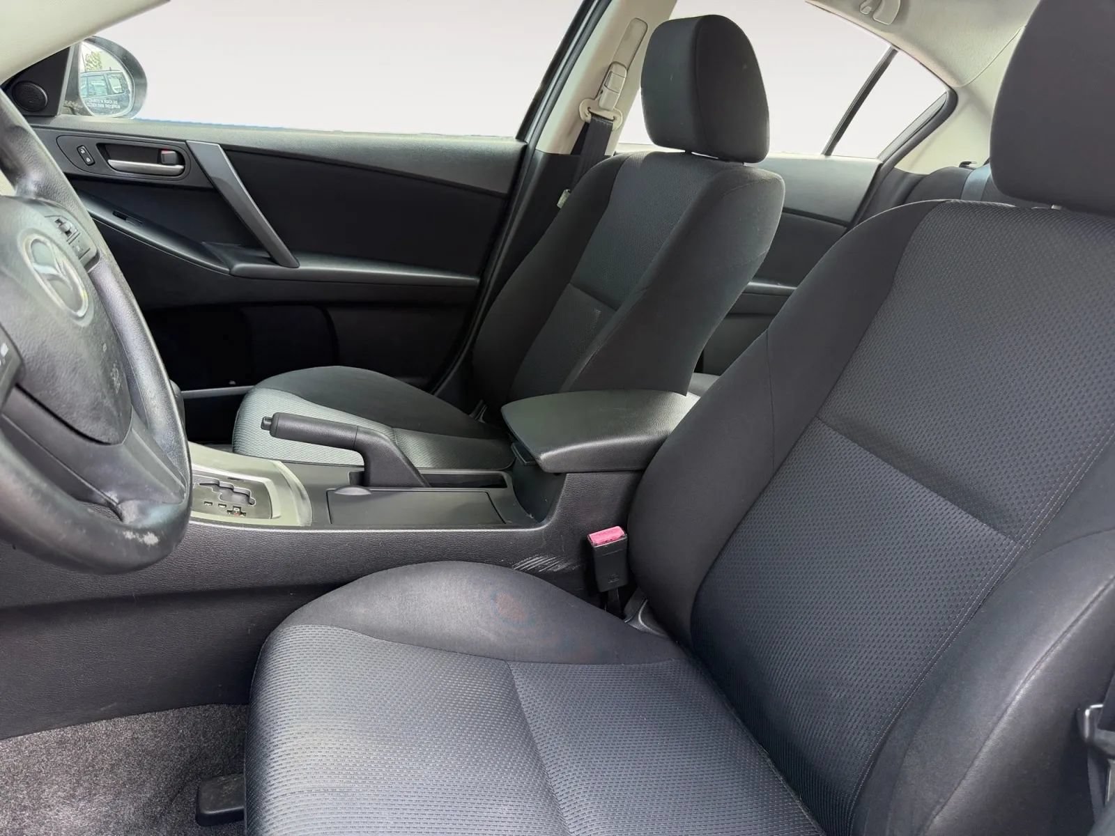 Used 2011 MAZDA MAZDA3 i Touring FWD image 9