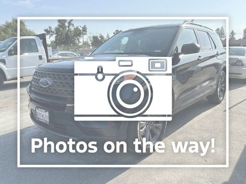 Certified 2021 Ford Explorer XLT w/ Equipment Group 202A RWD image 1