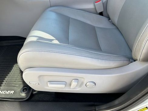 Certified 2019 Toyota Highlander Limited Platinum AWD/4WD image 22