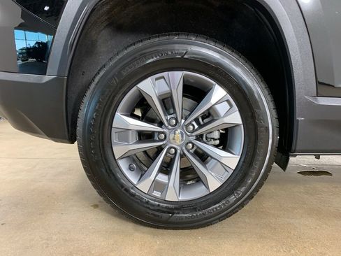 Used 2025 Chevrolet Equinox LT image 36