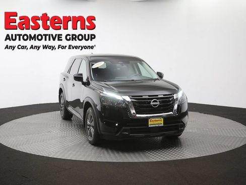 Used 2024 Nissan Pathfinder S AWD/4WD image 51