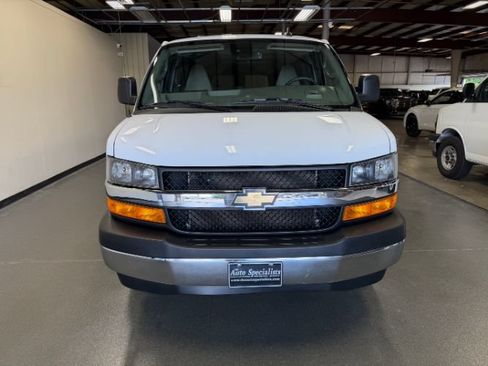 Used 2024 Chevrolet Express 3500 LT w/ LT Preferred Equipment Group RWD image 9