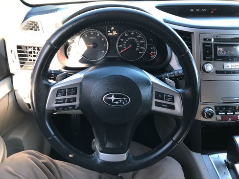 Used 2013 Subaru Outback 2.5i Premium w/ All-Weather Pkg image 12