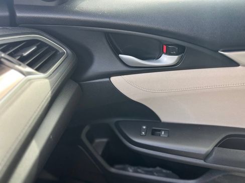 Used 2020 Honda Civic EX image 16