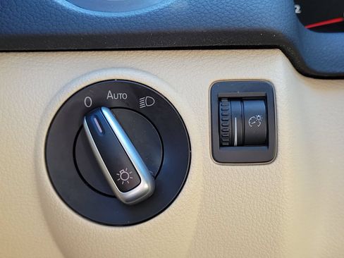Used 2017 Volkswagen Tiguan Wolfsburg Edition FWD image 26