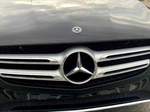 Used 2019 Mercedes-Benz GLC 300 4MATIC image 28