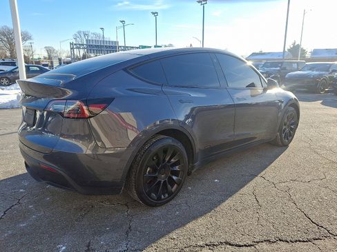 Used 2022 Tesla Model Y Long Range image 4