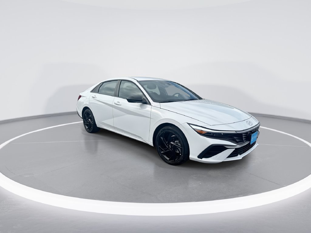 New 2026 Hyundai Elantra SEL FWD image 2