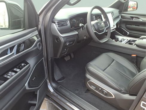 New 2026 Jeep Grand Wagoneer 4WD image 10