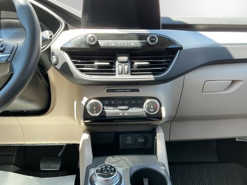 Certified 2022 Ford Escape SE AWD/4WD image 11